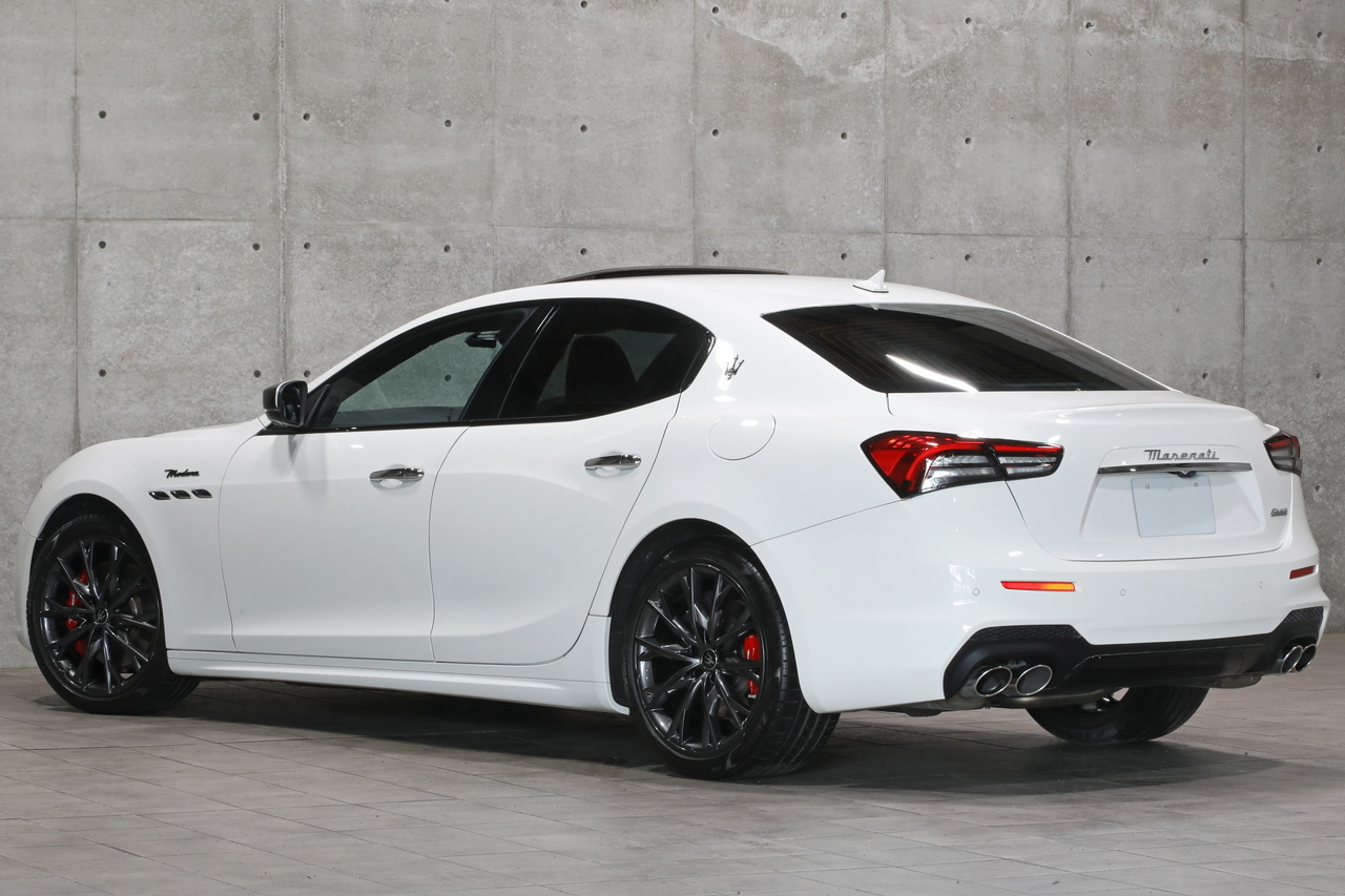 2022 Maserati GHIBLI null