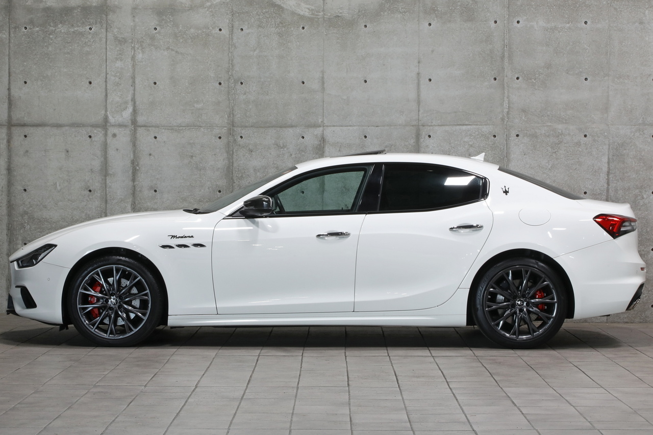 2022 Maserati GHIBLI null