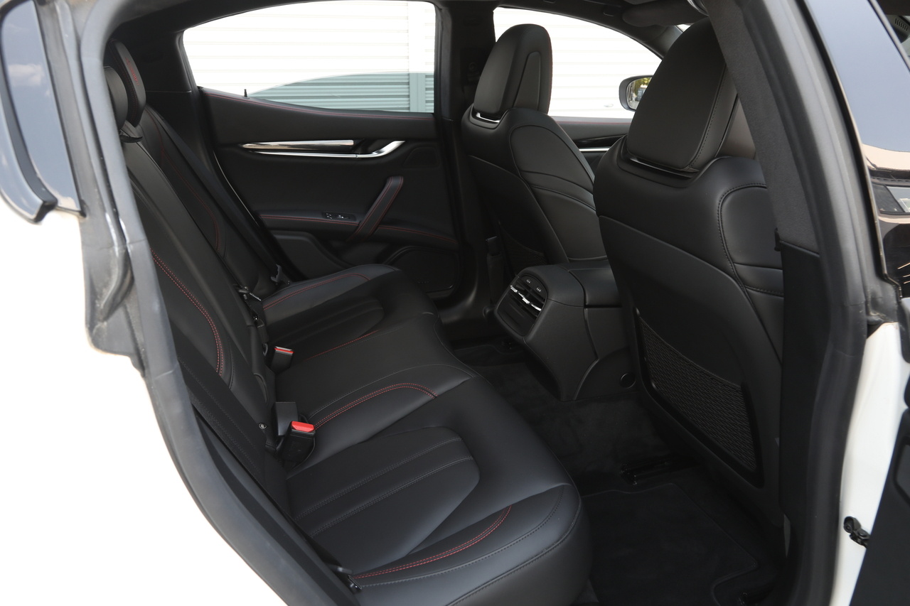 2022 Maserati GHIBLI null