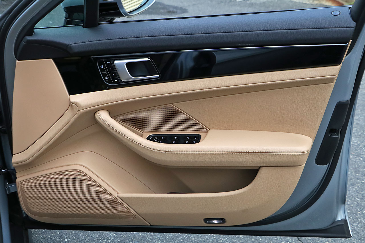 2021 Porsche PANAMERA 