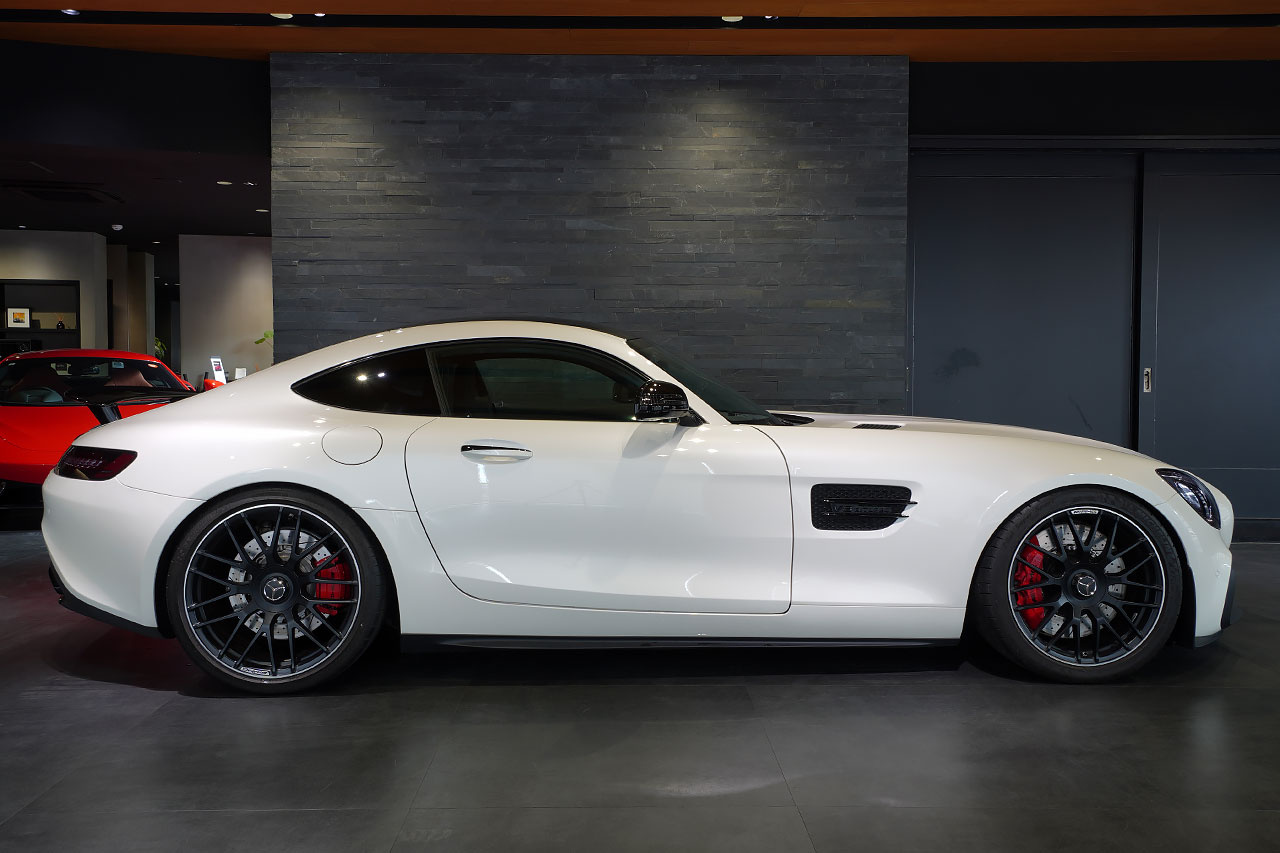 2017 Mercedes-AMG GT null