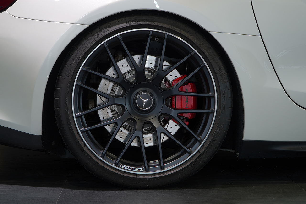 2017 Mercedes-AMG GT null