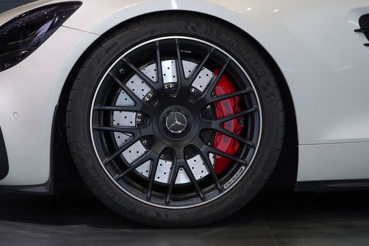 2017 Mercedes-AMG GT null