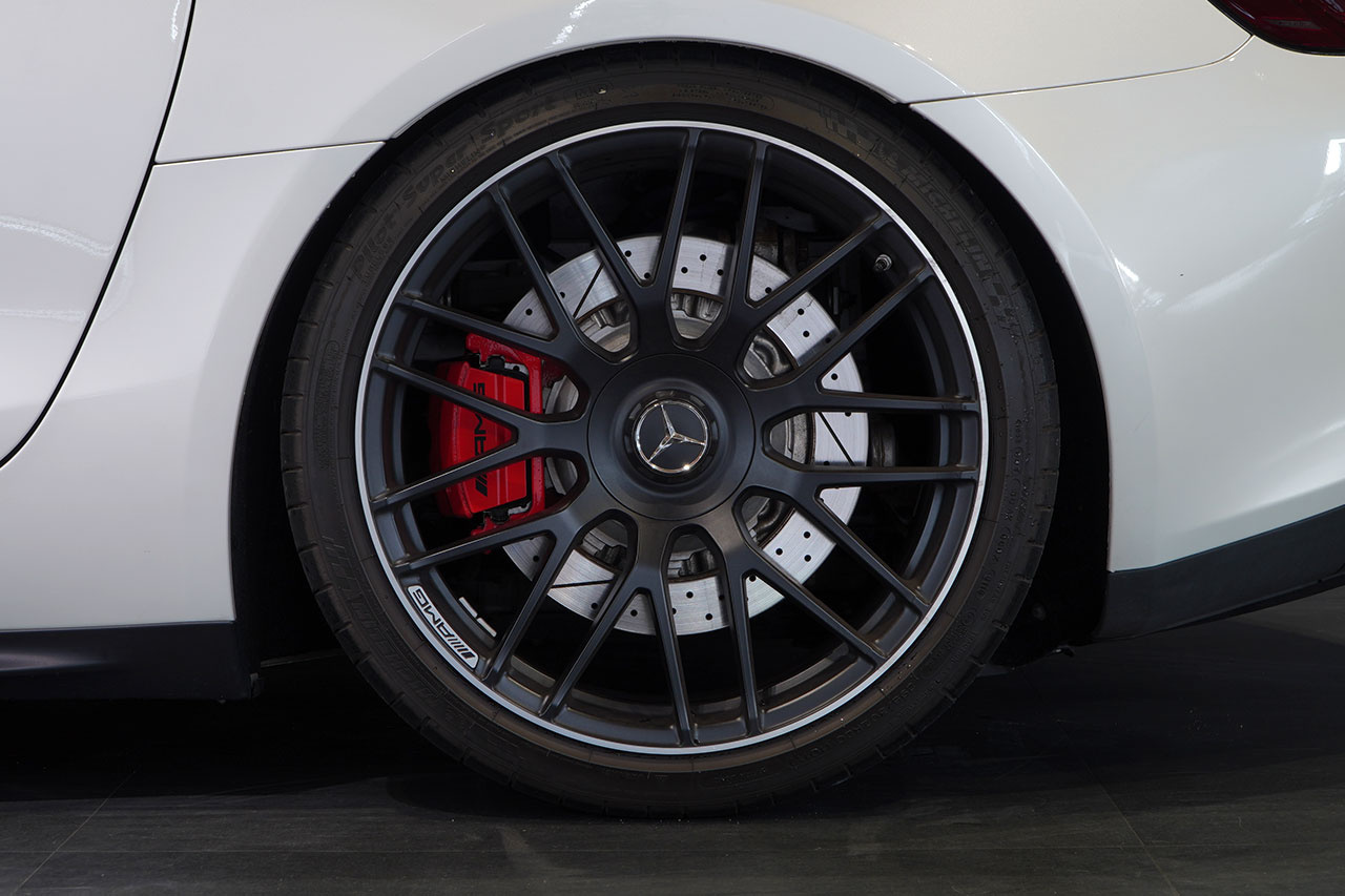 2017 Mercedes-AMG GT null