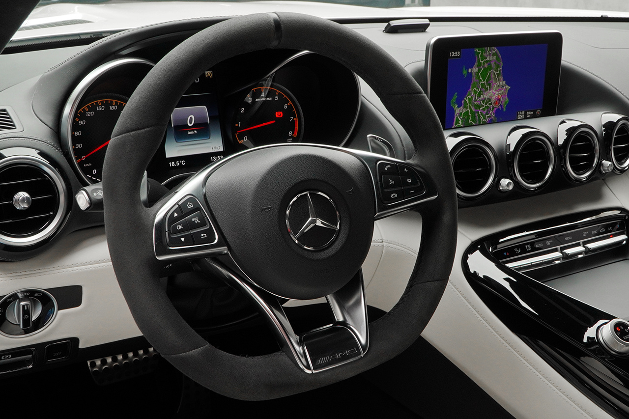 2017 Mercedes-AMG GT null