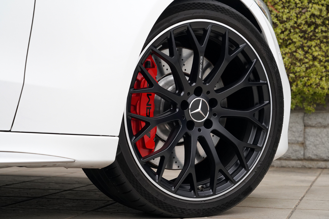 2024 Mercedes-AMG C CLASS 