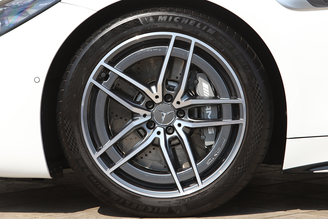 2025 Mercedes-AMG GT 