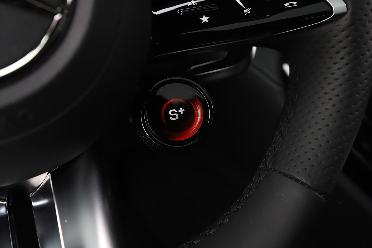 2025 Mercedes-AMG GT 