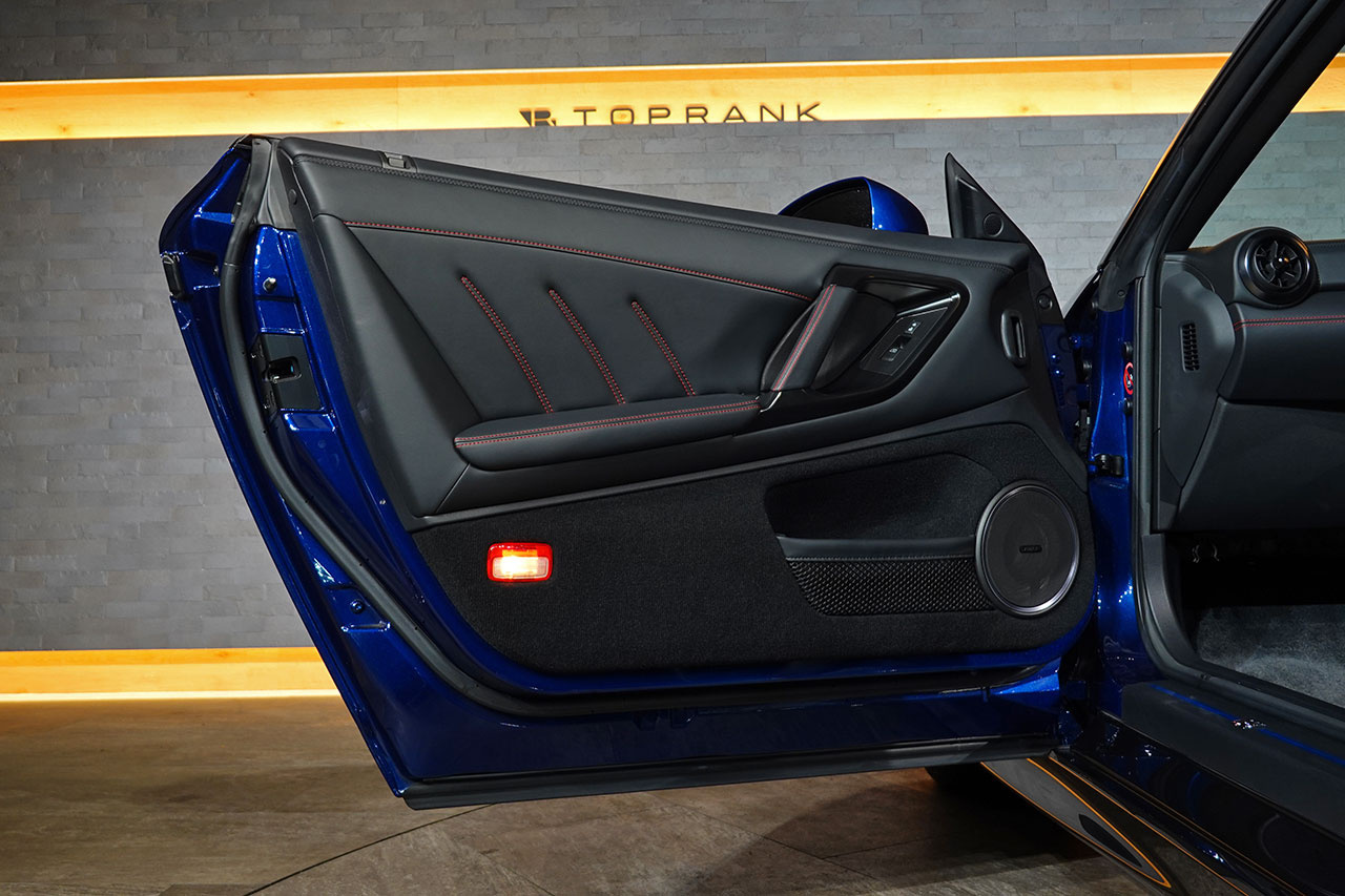 2018 Nissan GT-R R35 GT-R Track edition engineered by NISMO, MY18, Aurora Flare Blue Pearl, NISMO Sports Resetting