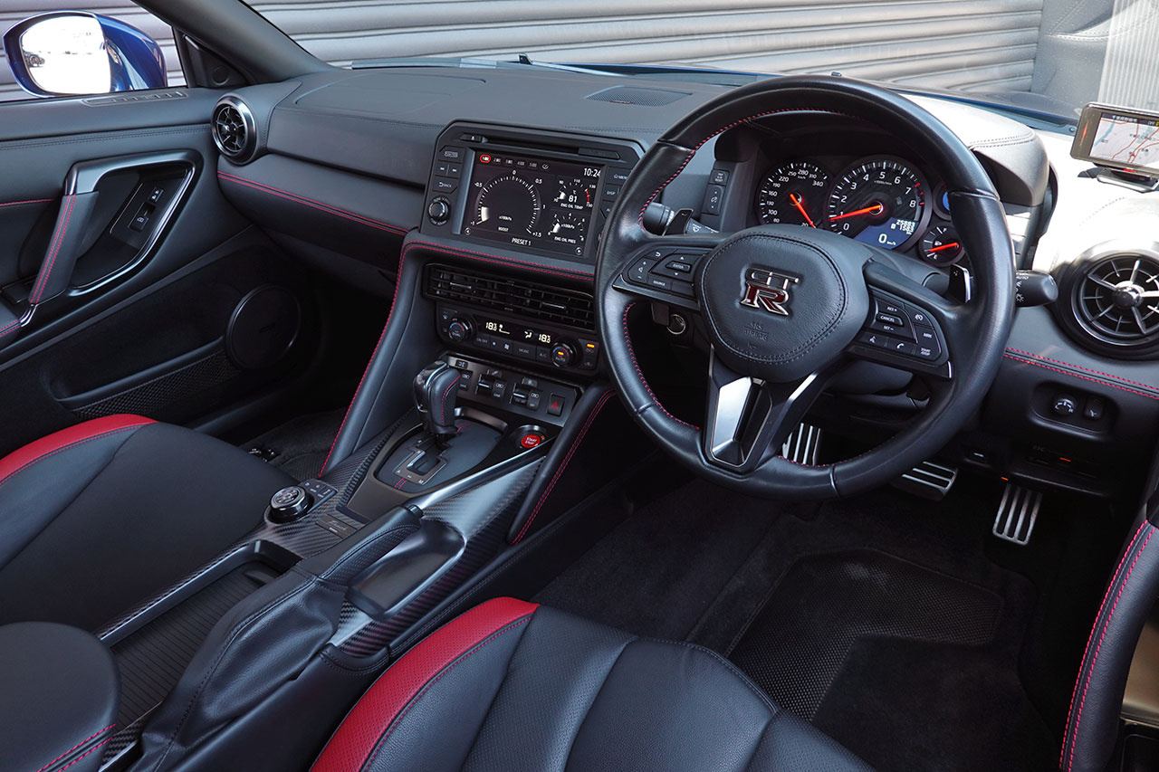 2018 Nissan GT-R R35 GT-R Track edition engineered by NISMO, MY18, Aurora Flare Blue Pearl, NISMO Sports Resetting