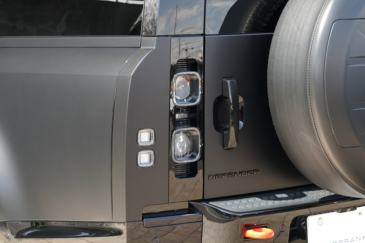 2025 Land Rover DEFENDER null