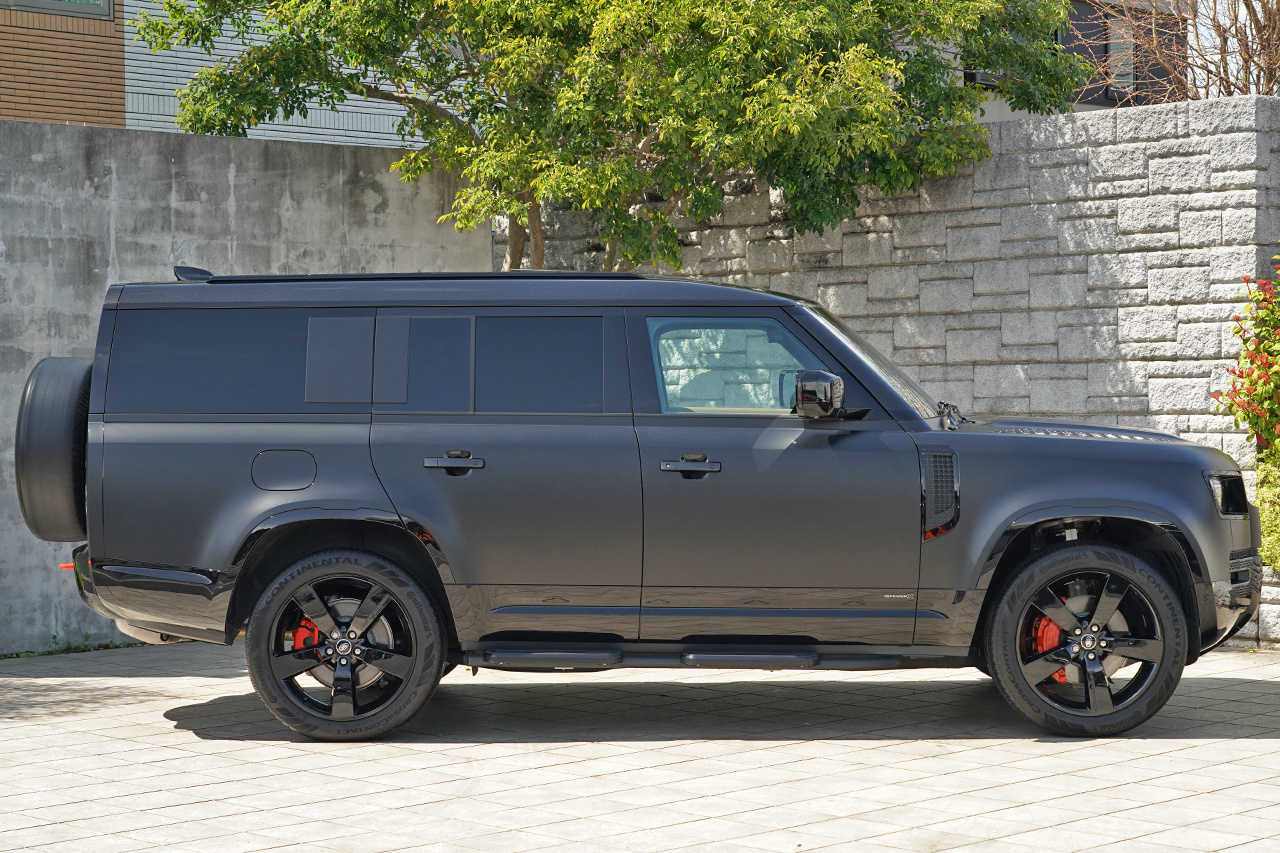 2025 Land Rover DEFENDER null