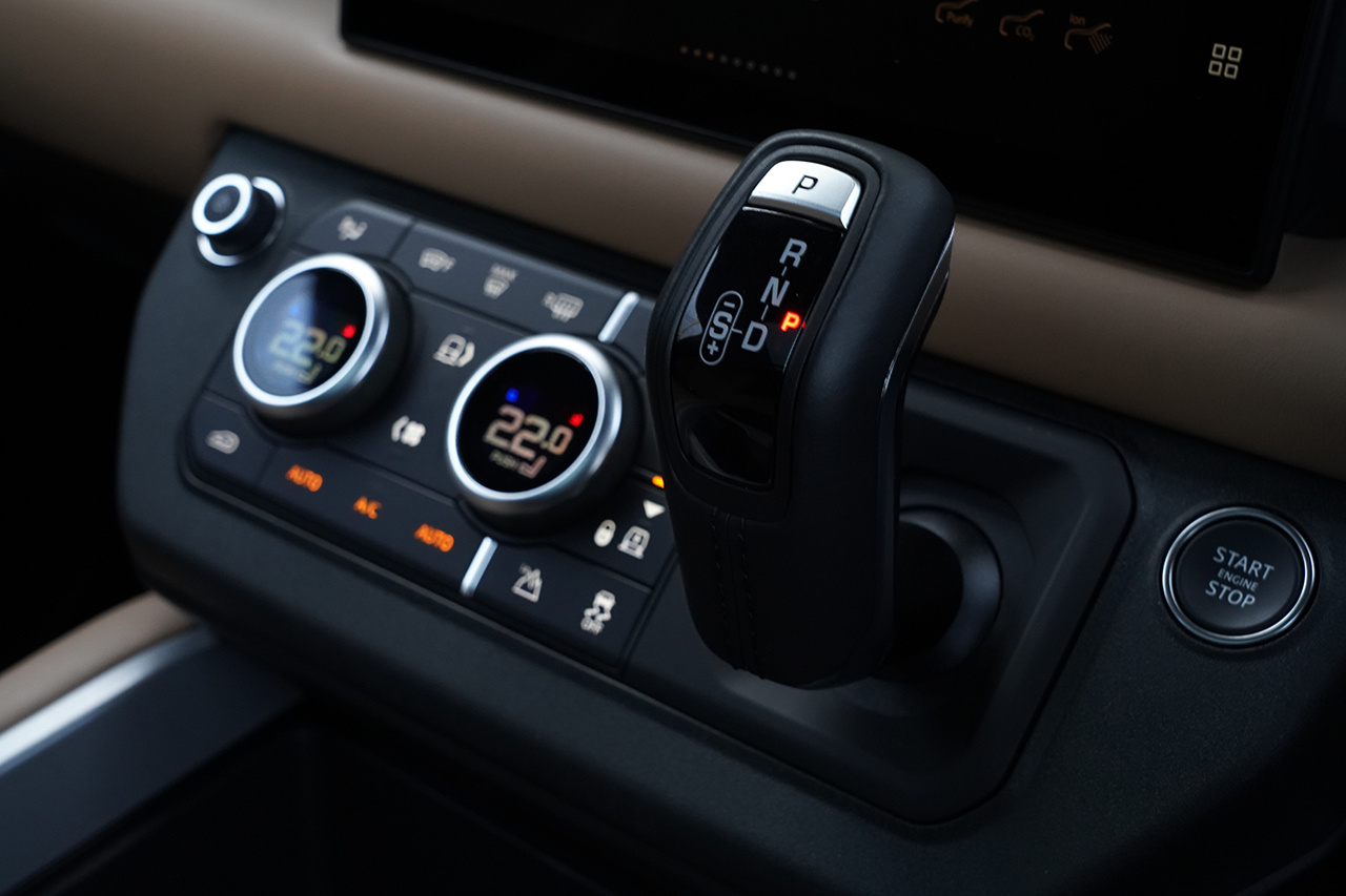 2025 Land Rover DEFENDER null