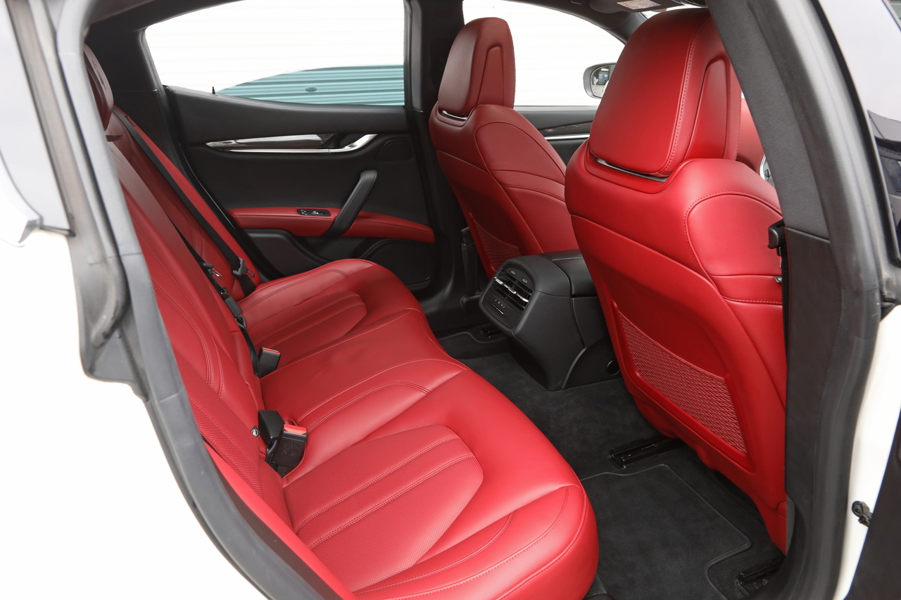 2017 Maserati GHIBLI null