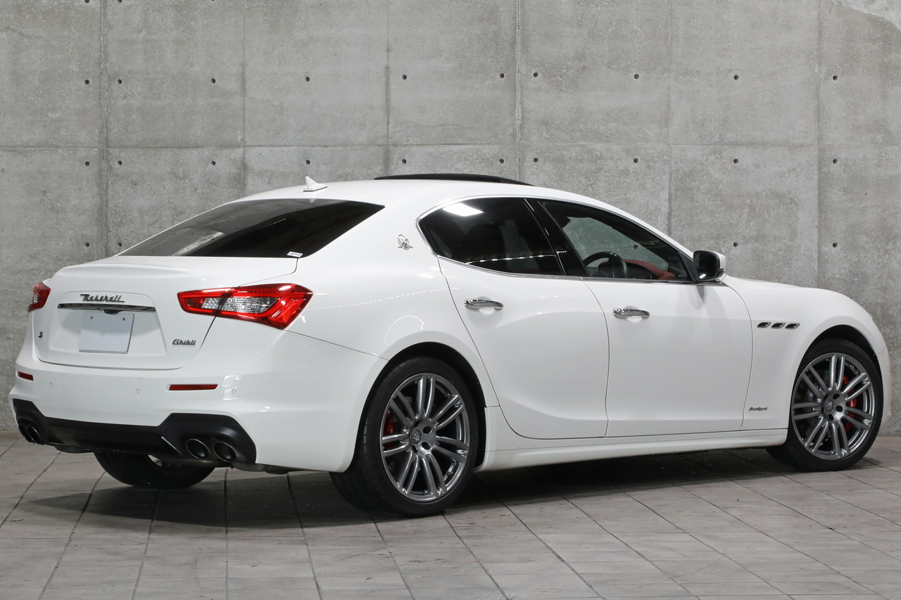 2017 Maserati GHIBLI null