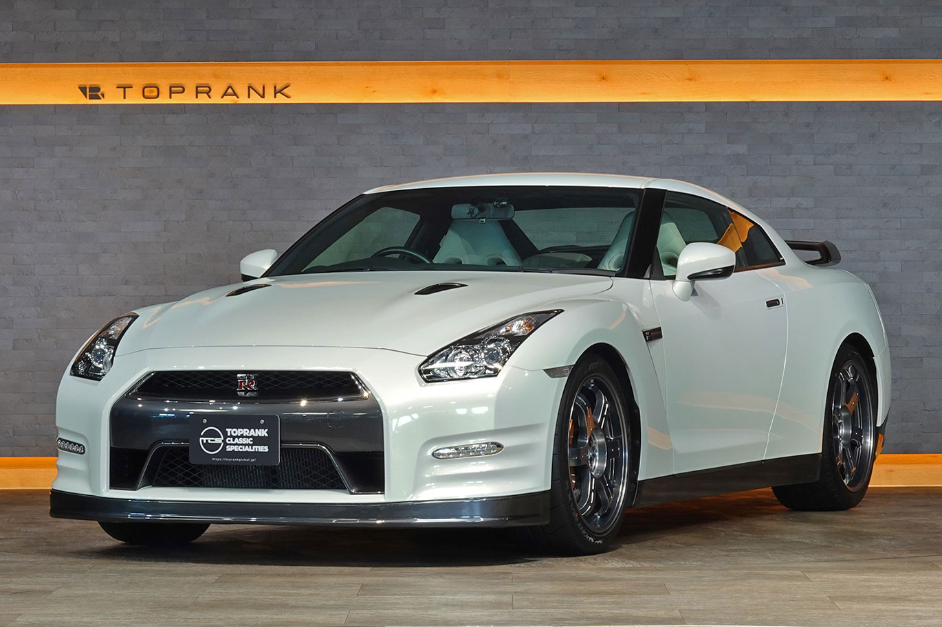 2011 Nissan GT-R R35 GT-R EGOIST, EXCLUSIVE BODY COLOR -Ultimate Opal White-, EXLUSIVE INTERIOR Leather Cordination
