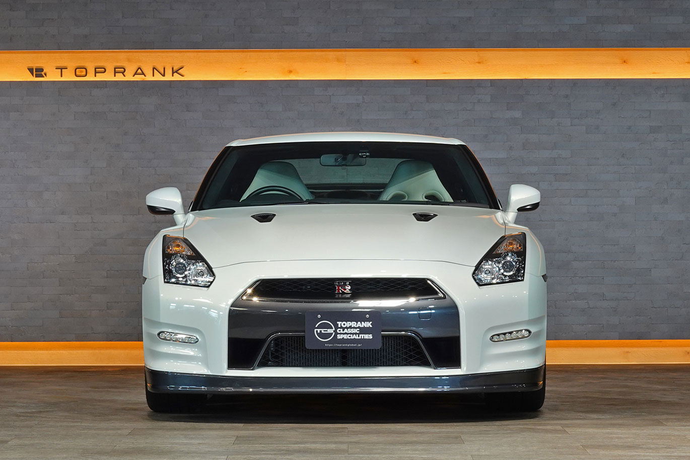 2011 Nissan GT-R R35 GT-R EGOIST, EXCLUSIVE BODY COLOR -Ultimate Opal White-, EXLUSIVE INTERIOR Leather Cordination