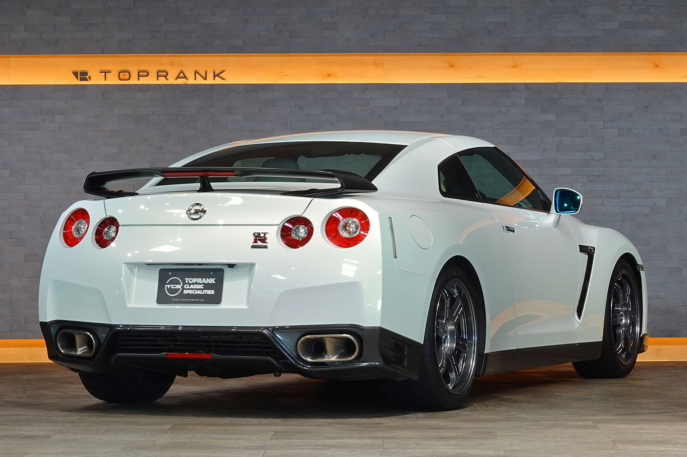 2011 Nissan GT-R R35 GT-R EGOIST, EXCLUSIVE BODY COLOR -Ultimate Opal White-, EXLUSIVE INTERIOR Leather Cordination