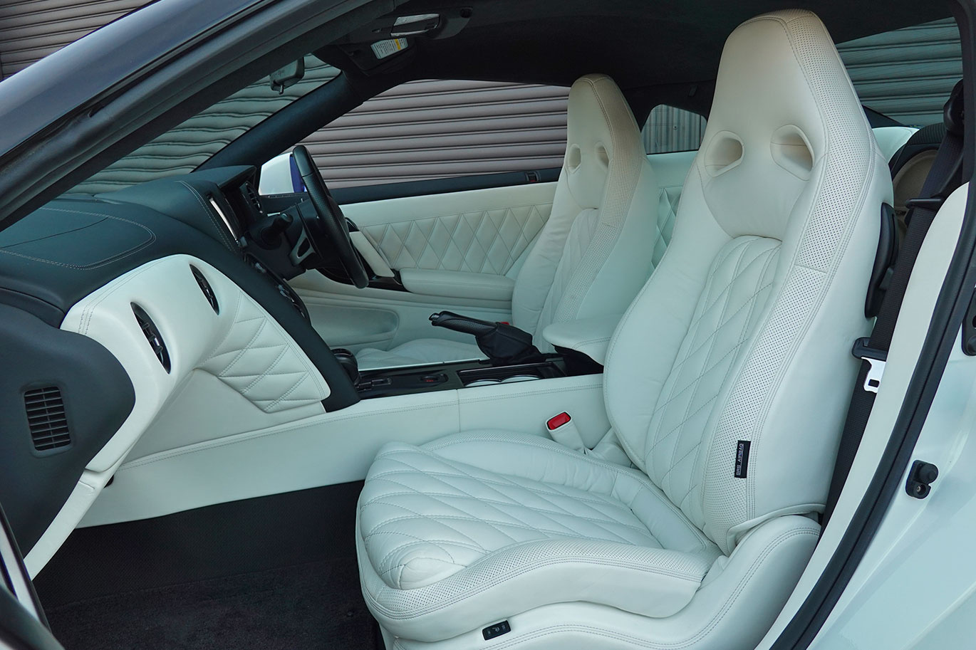 2011 Nissan GT-R R35 GT-R EGOIST, EXCLUSIVE BODY COLOR -Ultimate Opal White-, EXLUSIVE INTERIOR Leather Cordination