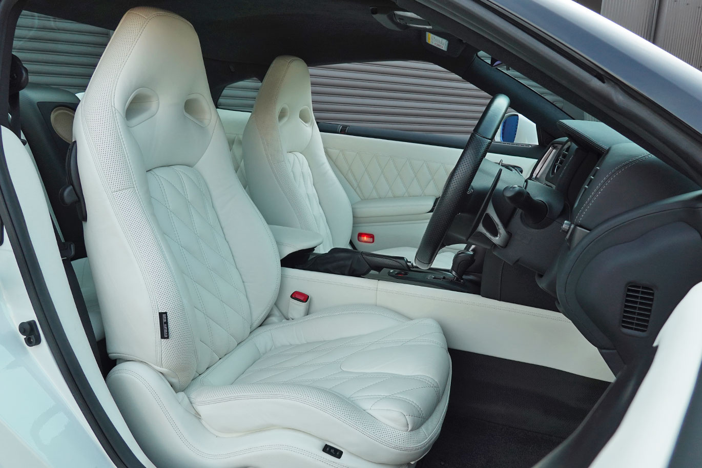 2011 Nissan GT-R R35 GT-R EGOIST, EXCLUSIVE BODY COLOR -Ultimate Opal White-, EXLUSIVE INTERIOR Leather Cordination