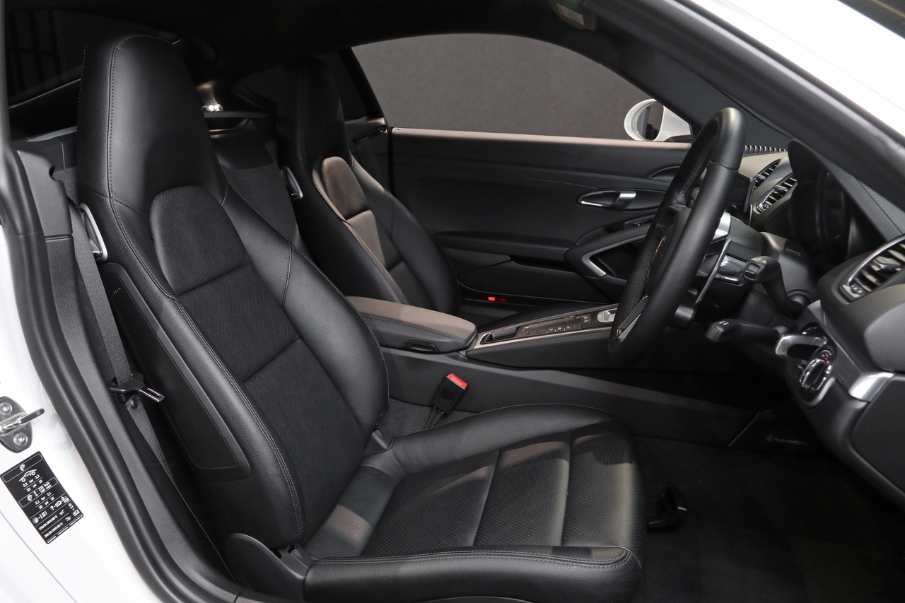 2018 Porsche 718 CAYMAN null