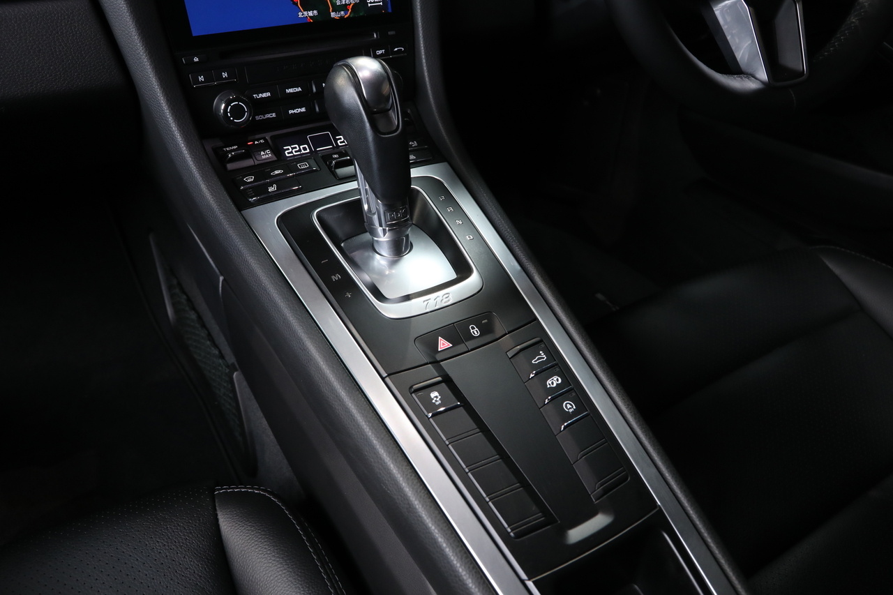 2018 Porsche 718 CAYMAN null