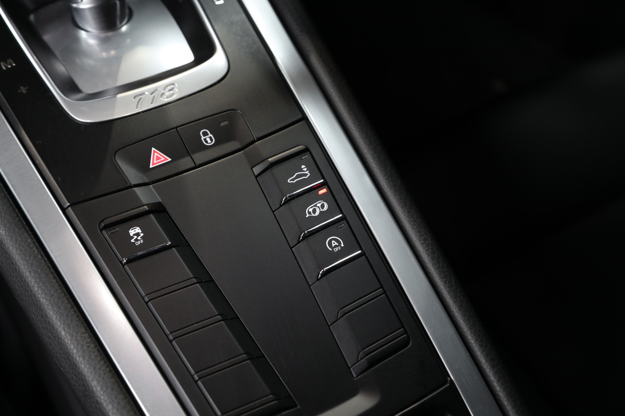 2018 Porsche 718 CAYMAN null