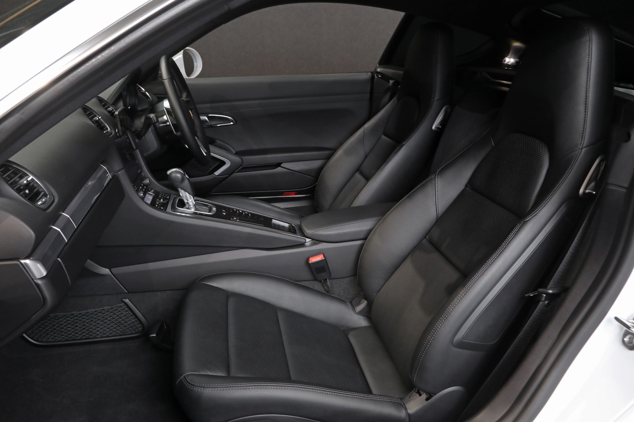 2018 Porsche 718 CAYMAN null