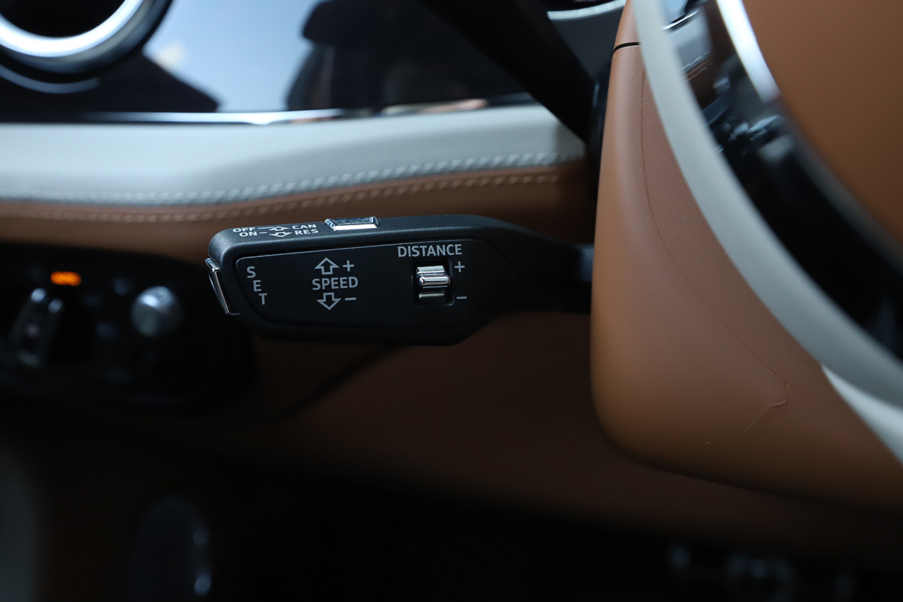 2023 Bentley Bentayga 