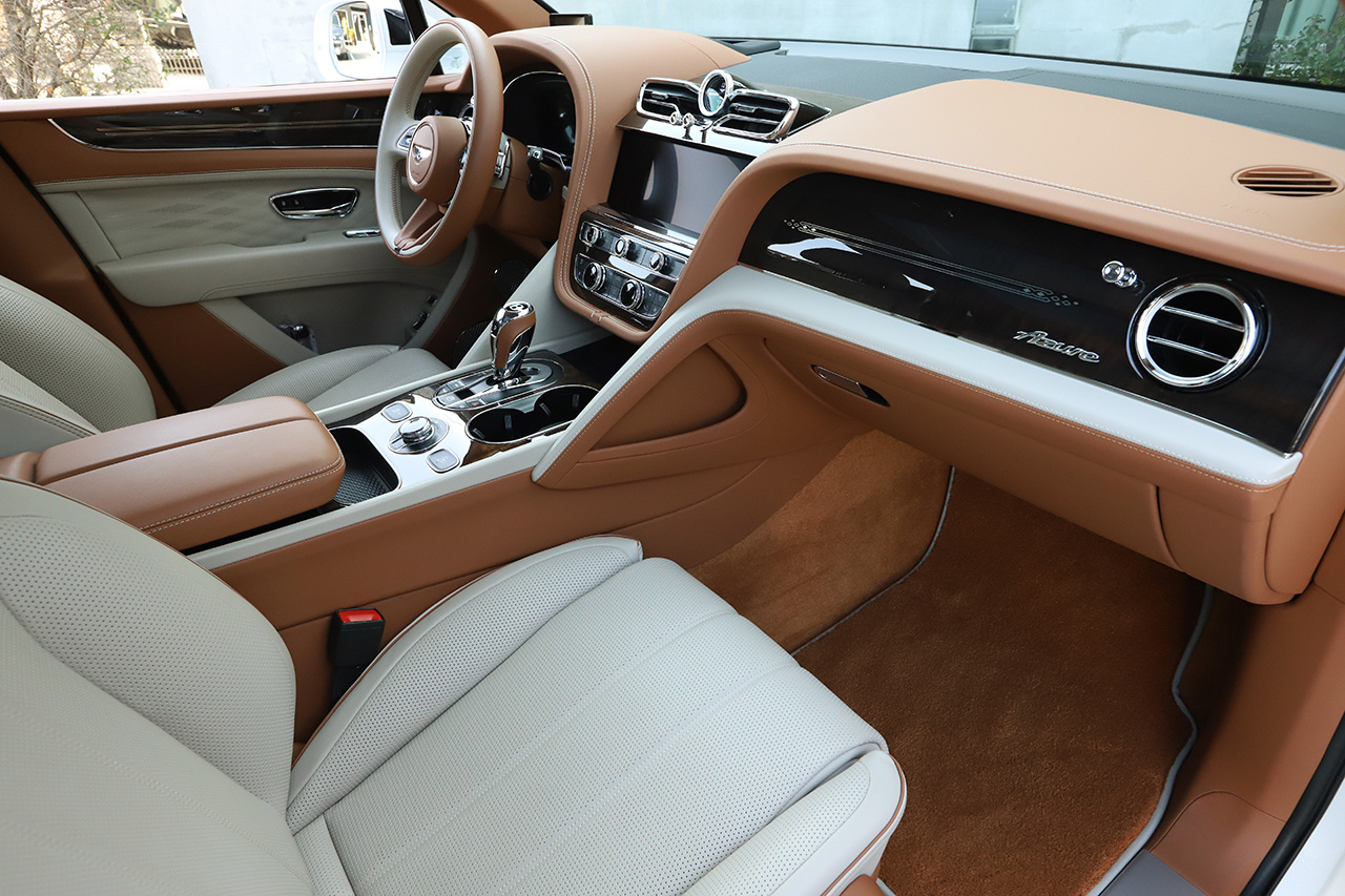 2023 Bentley Bentayga 