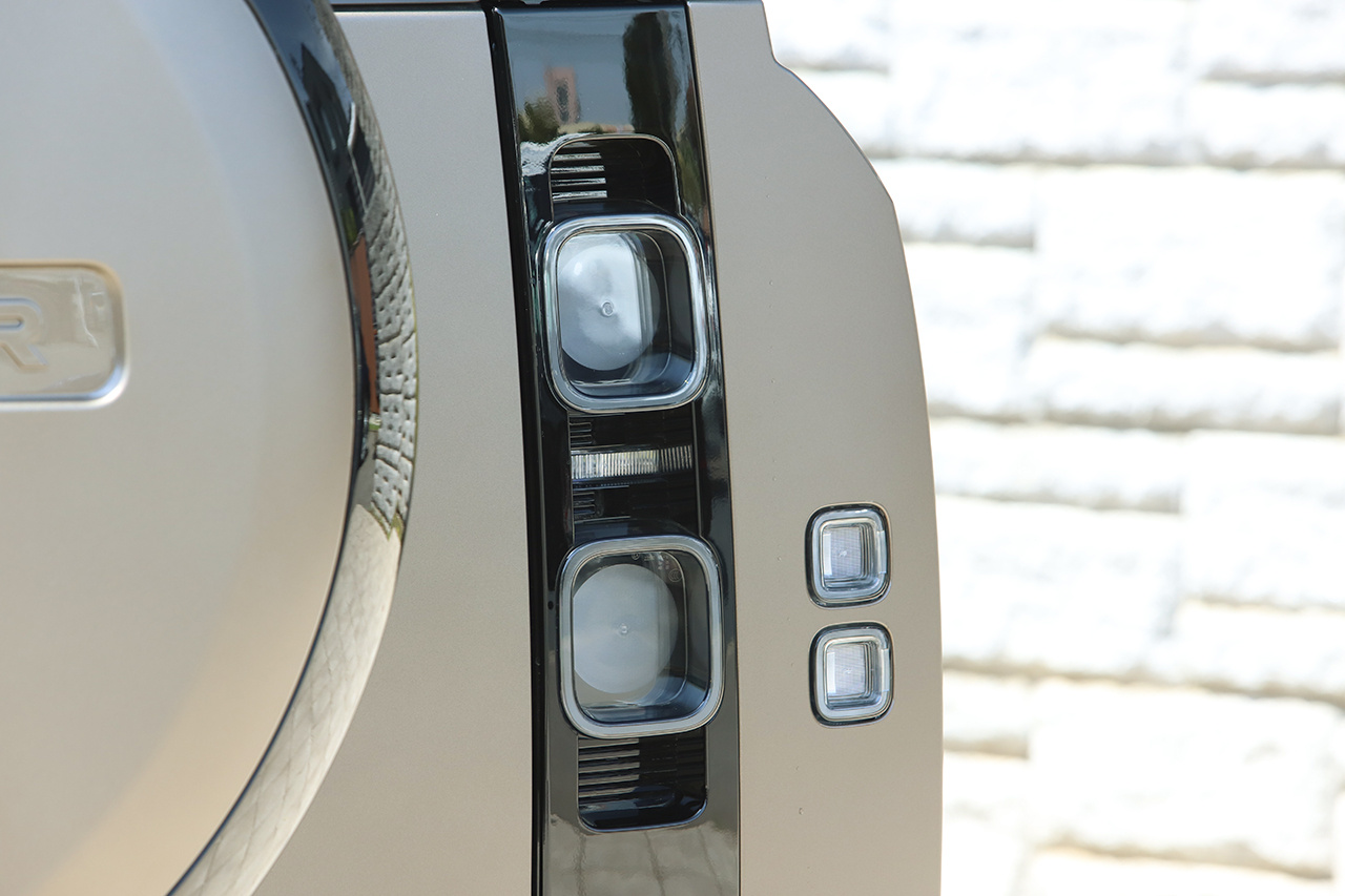 2025 Land Rover DEFENDER 130 X D350