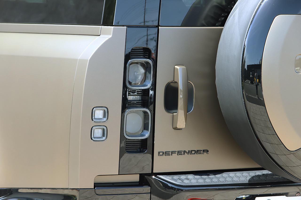 2025 Land Rover DEFENDER 130 X D350