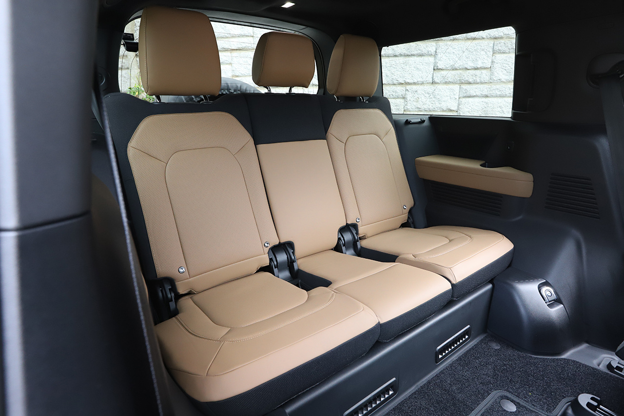 2025 Land Rover DEFENDER 130 X D350