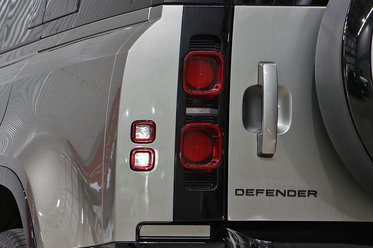 2025 Land Rover DEFENDER null