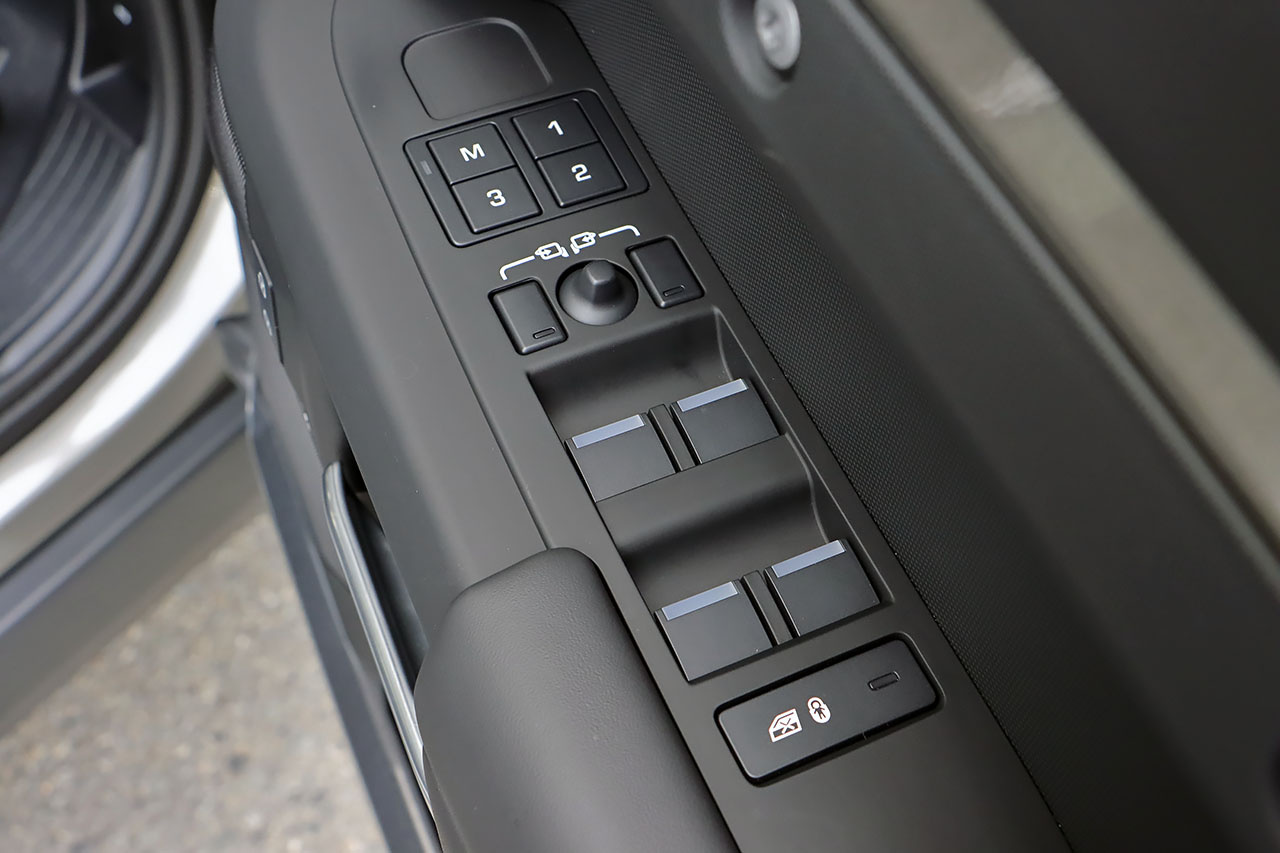 2025 Land Rover DEFENDER null