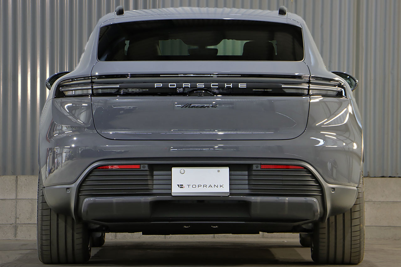 2025 Porsche MACAN 
