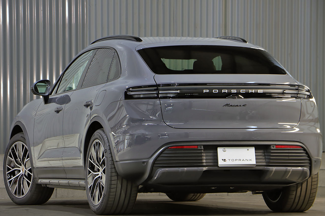 2025 Porsche MACAN 