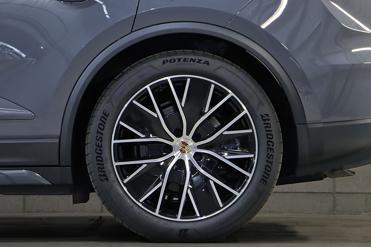 2025 Porsche MACAN 