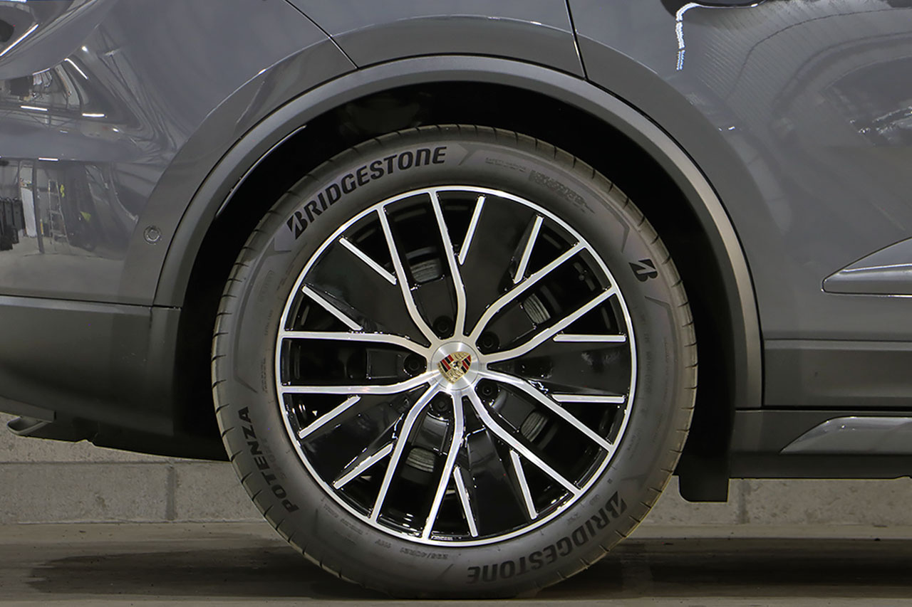 2025 Porsche MACAN 