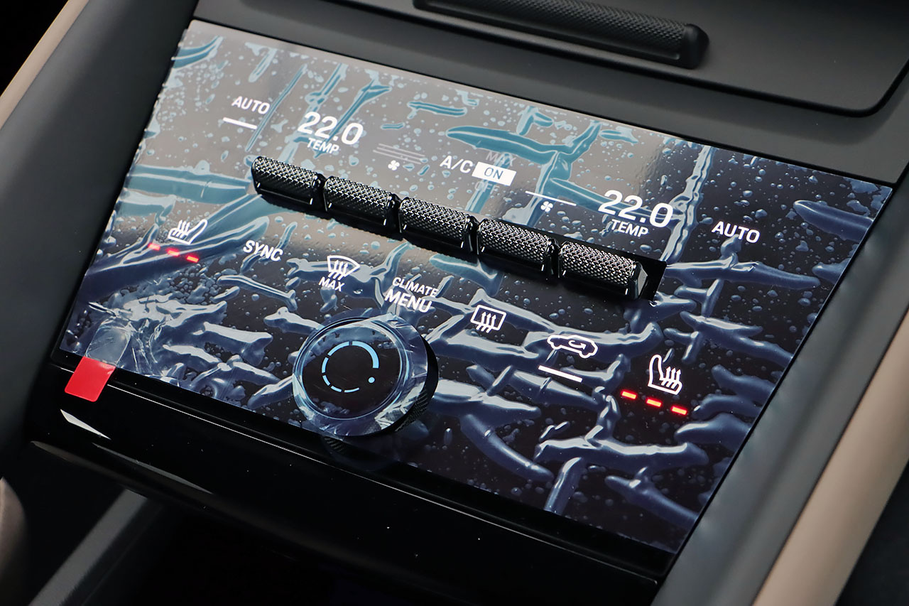 2025 Porsche MACAN 