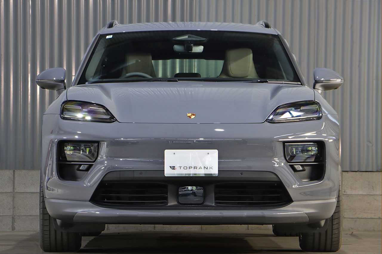 2025 Porsche MACAN 