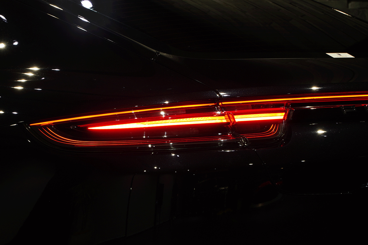 2018 Porsche PANAMERA null
