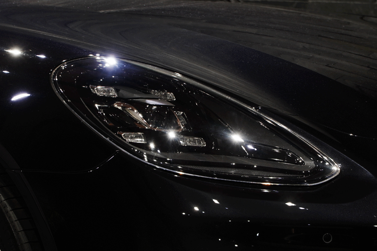 2018 Porsche PANAMERA null