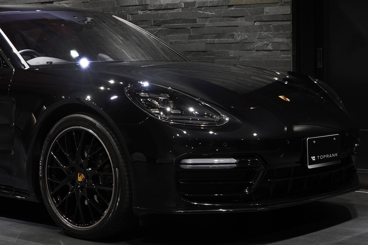 2018 Porsche PANAMERA null
