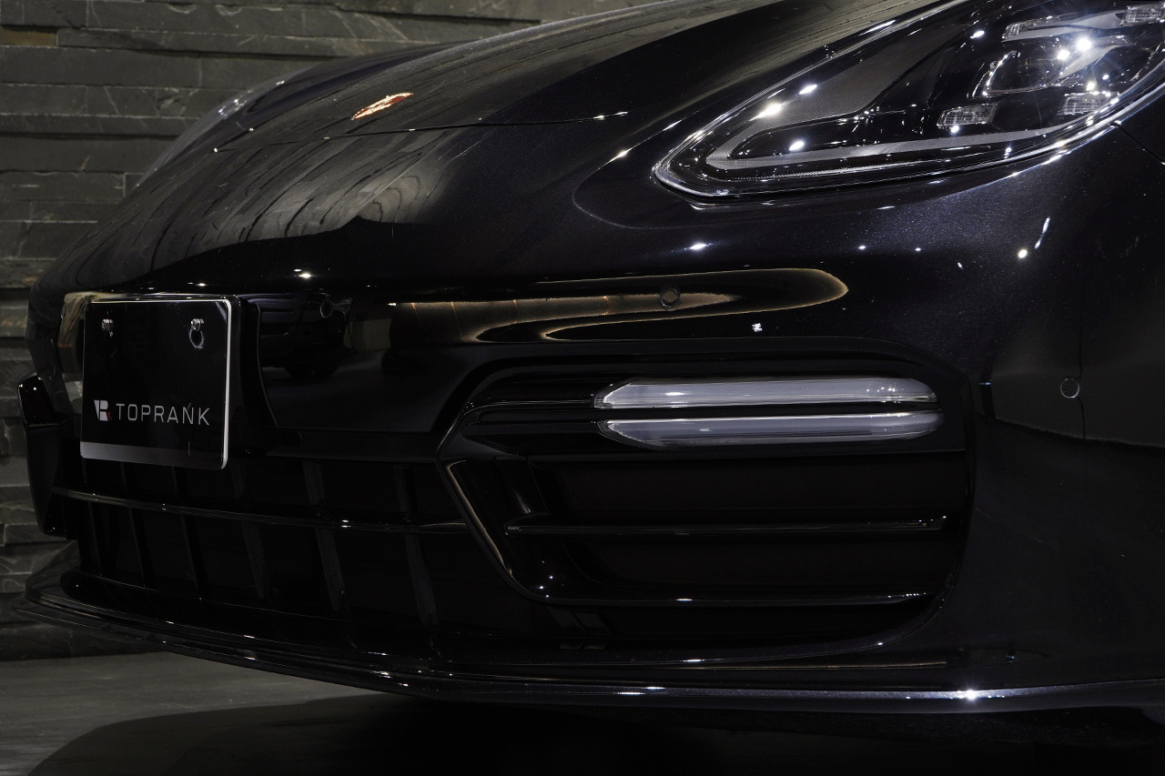 2018 Porsche PANAMERA null