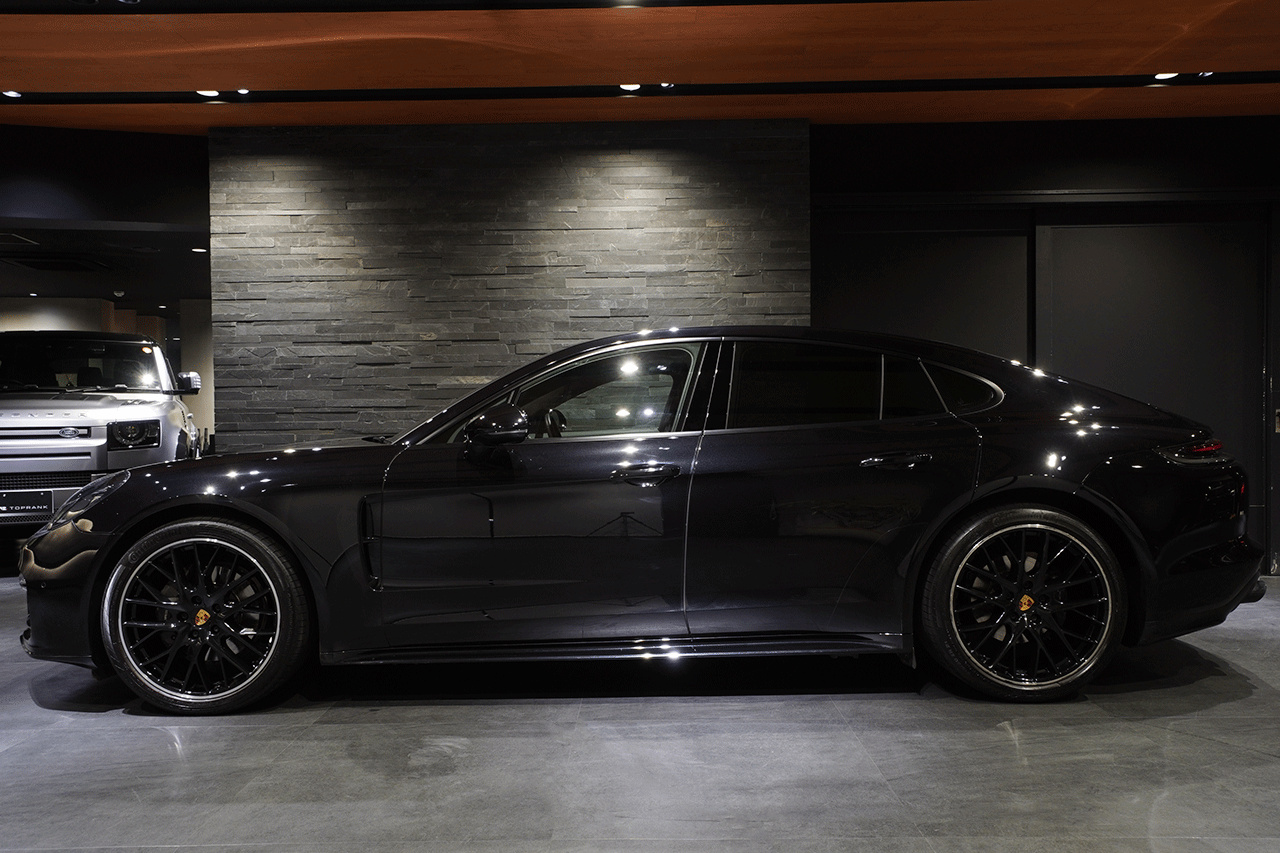 2018 Porsche PANAMERA null