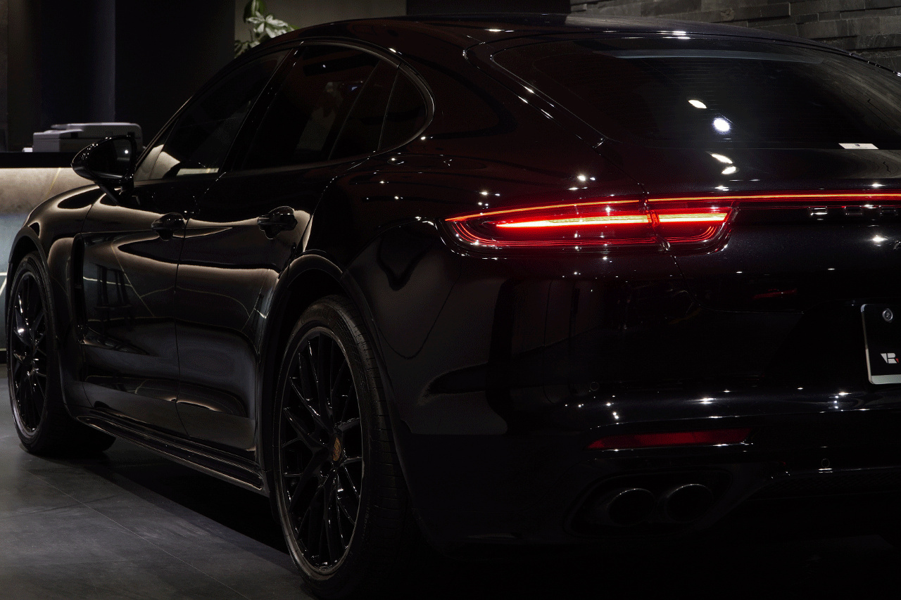 2018 Porsche PANAMERA null
