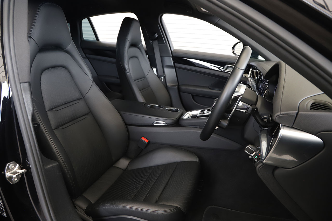 2018 Porsche PANAMERA null