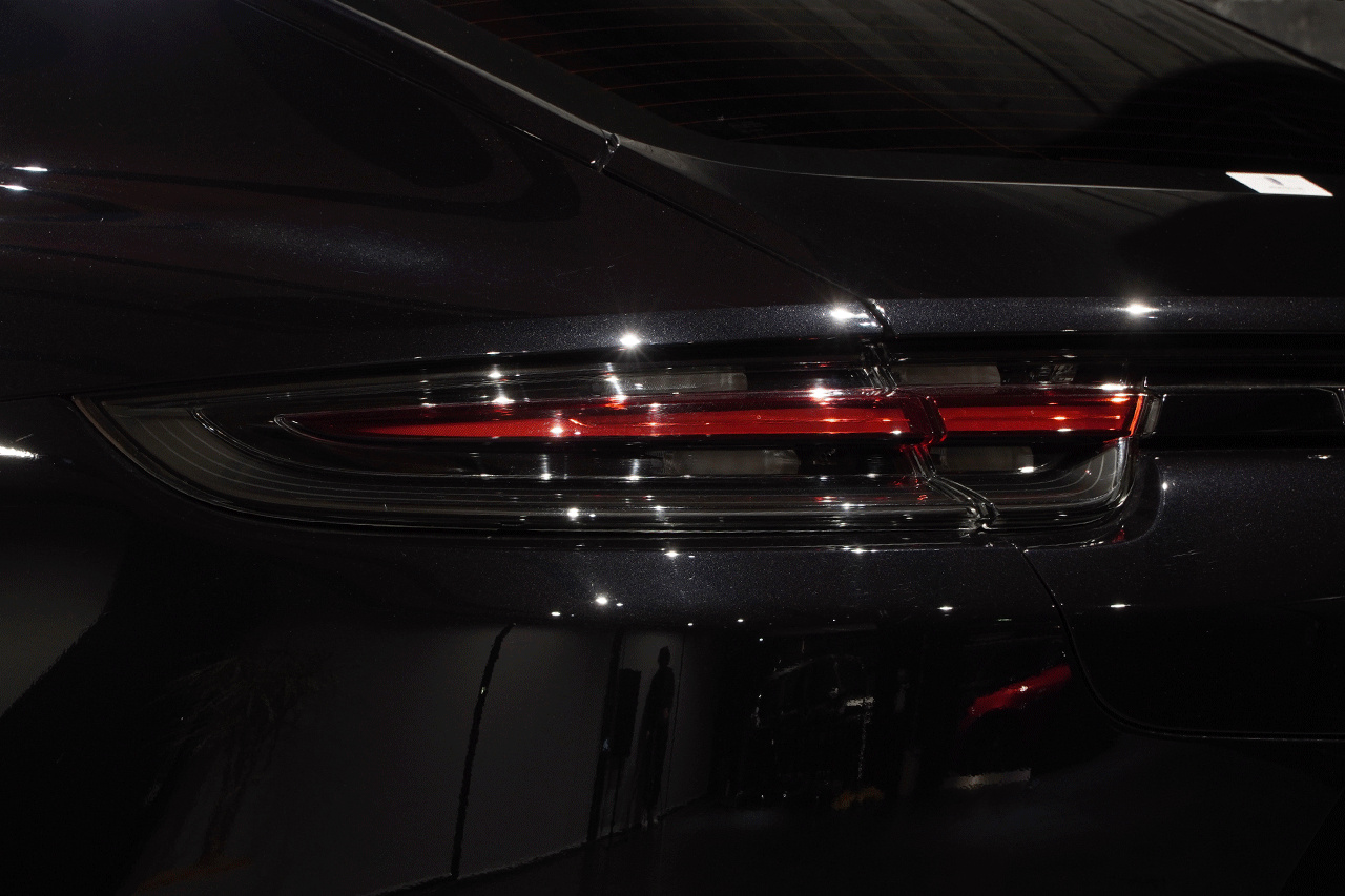 2018 Porsche PANAMERA null