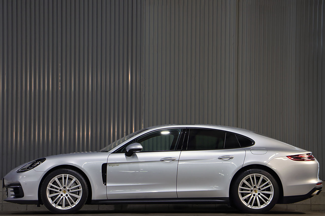 2018 Porsche PANAMERA 